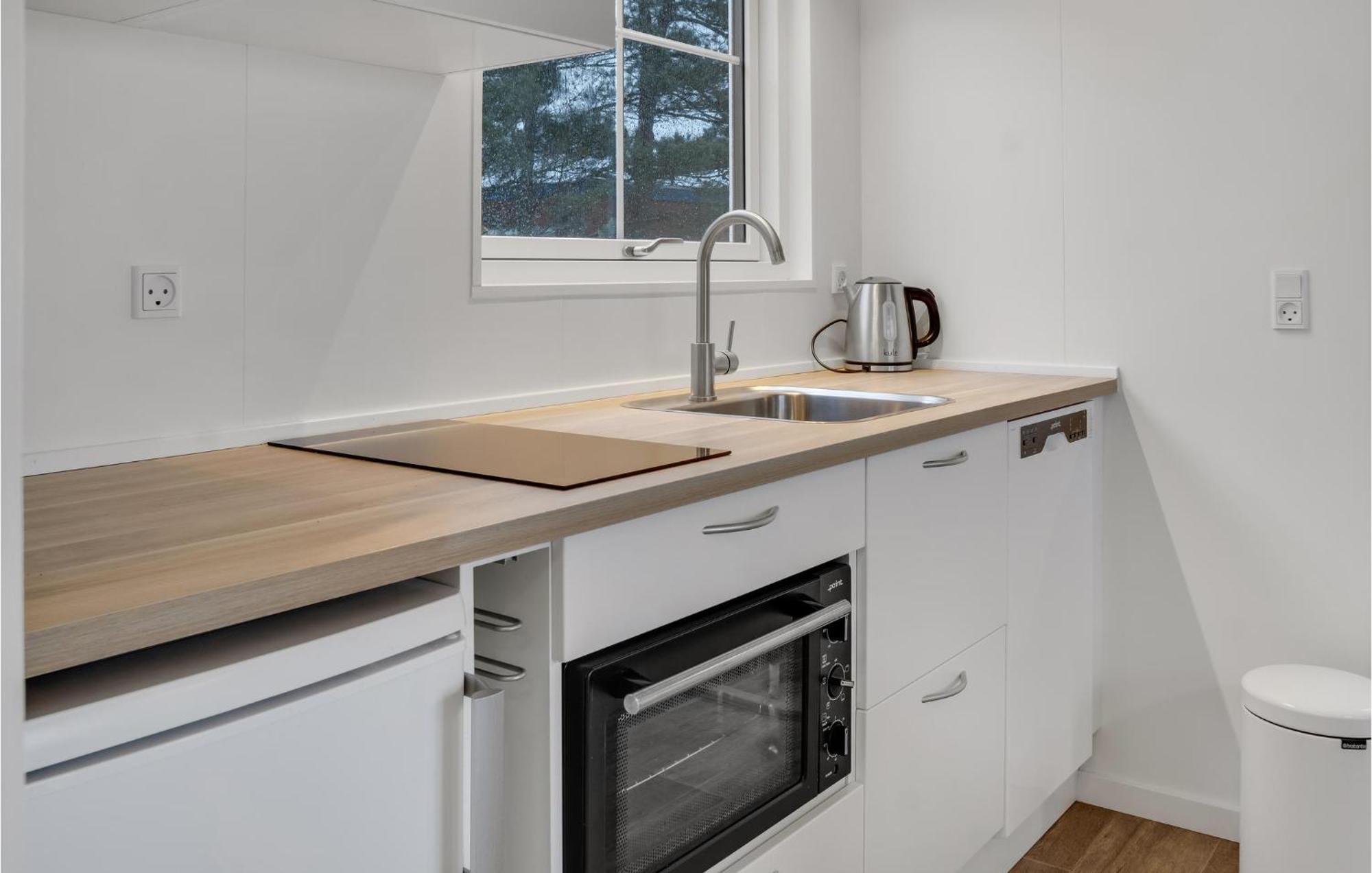 2 Bedroom Nice Apartment In Vaeggerlose Bøtø By 외부 사진