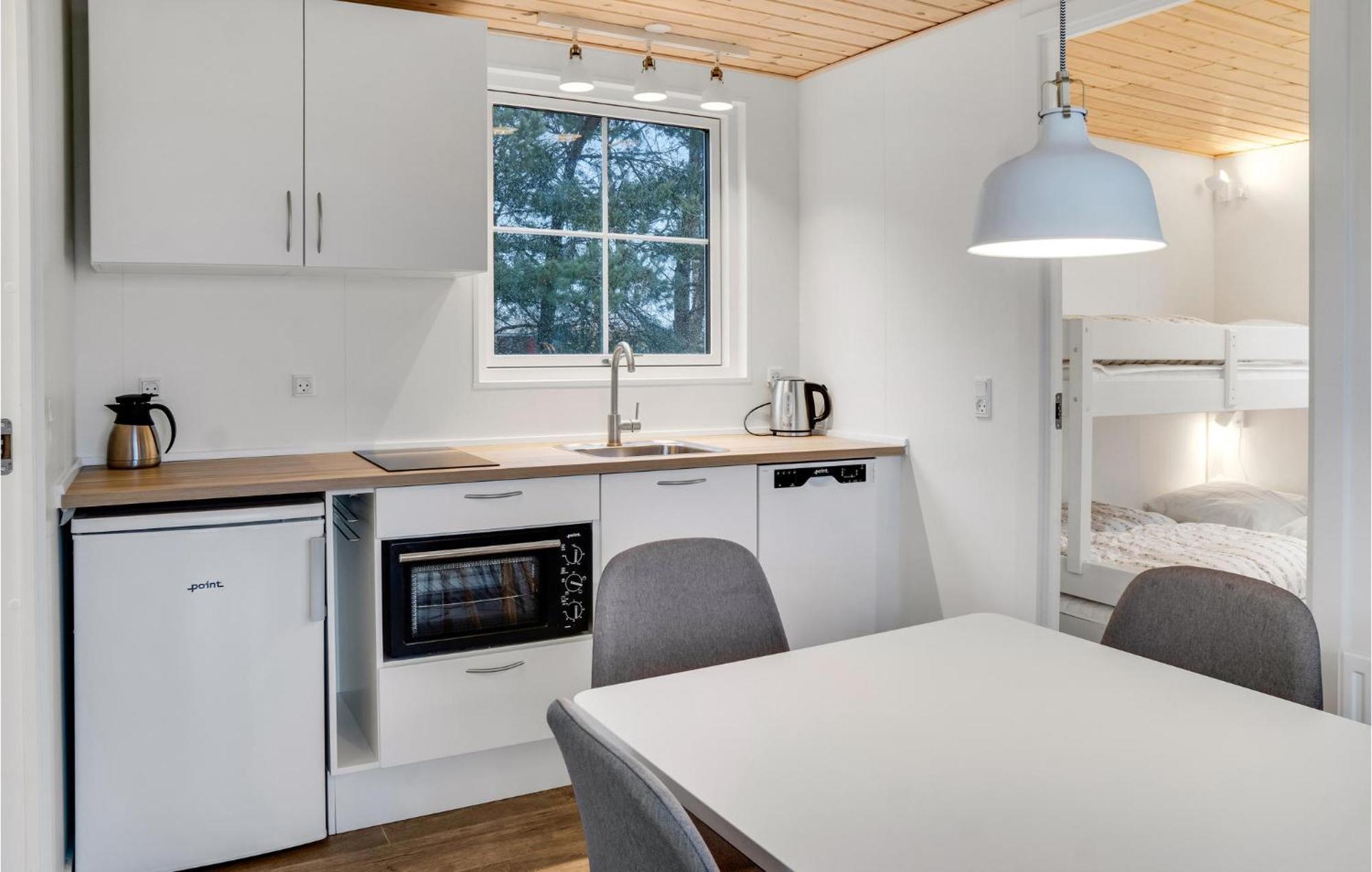2 Bedroom Nice Apartment In Vaeggerlose Bøtø By 외부 사진