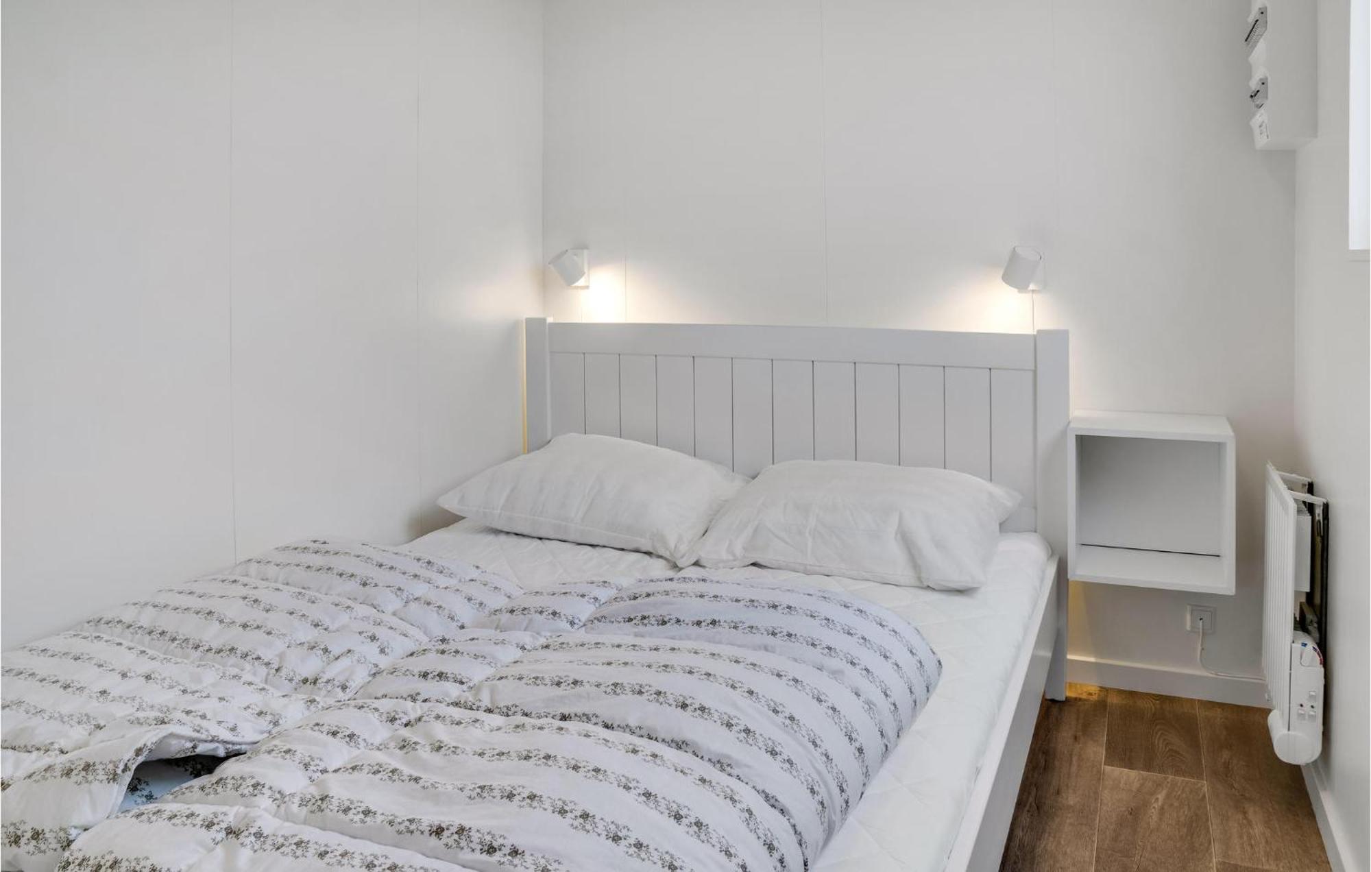 2 Bedroom Nice Apartment In Vaeggerlose Bøtø By 외부 사진